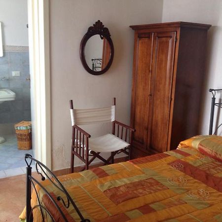 B&B Le Due Corti Martignano Bagian luar foto