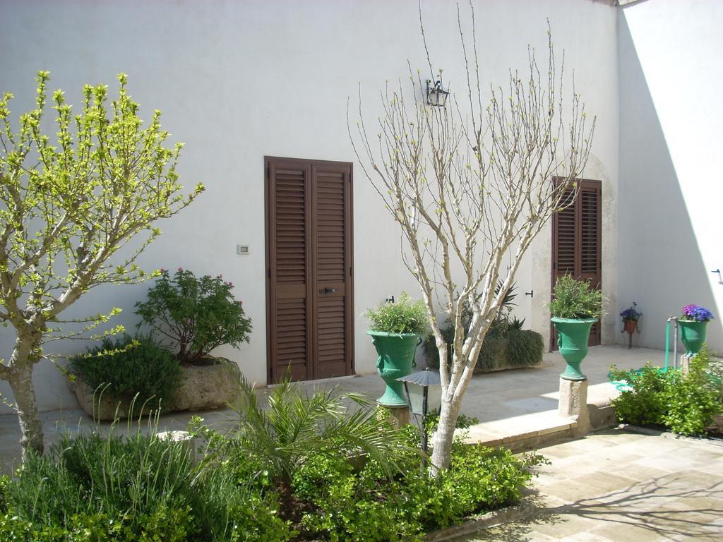 B&B Le Due Corti Martignano Bagian luar foto